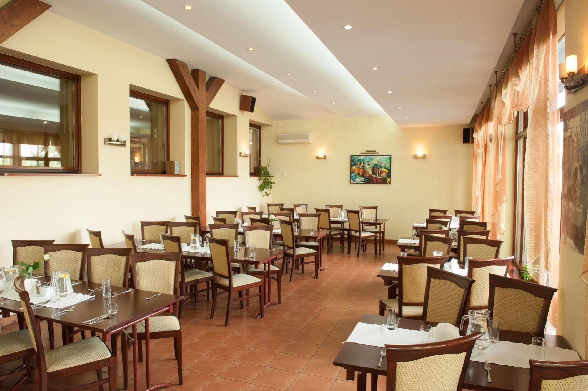 Parkhotel Economic Wielka Wies  Bagian luar foto