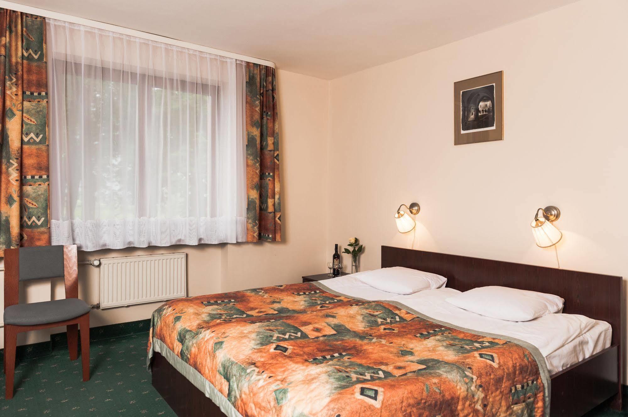 Parkhotel Economic Wielka Wies  Bagian luar foto